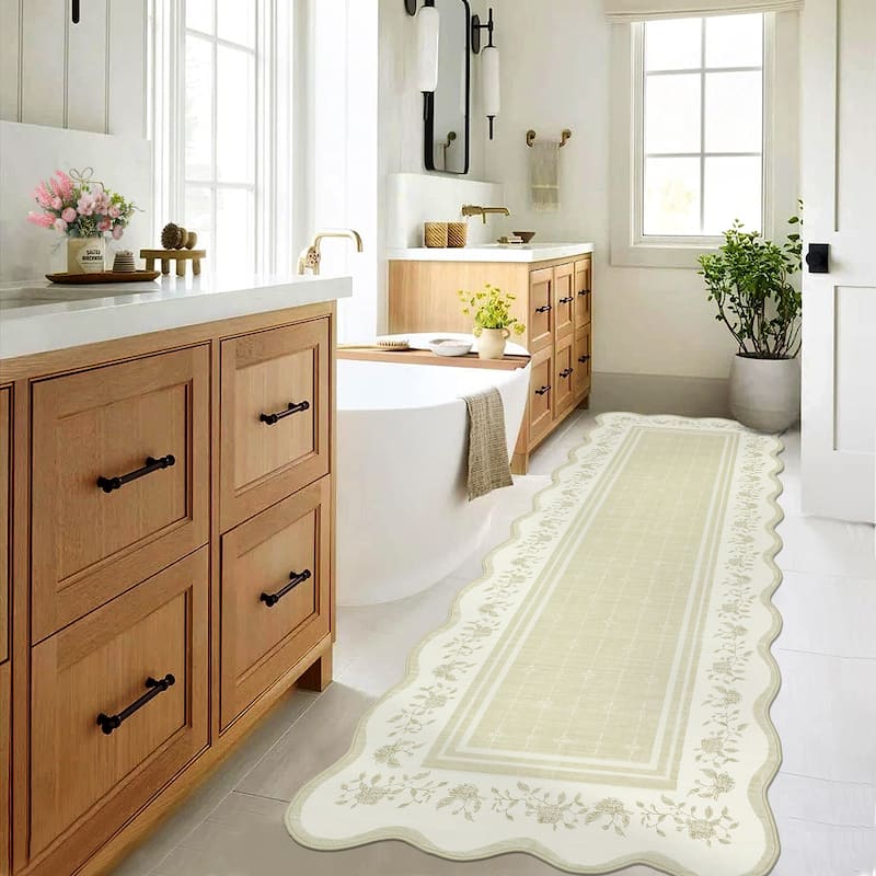 Garvee Scalloped Rose Floral Bordered Area Rug