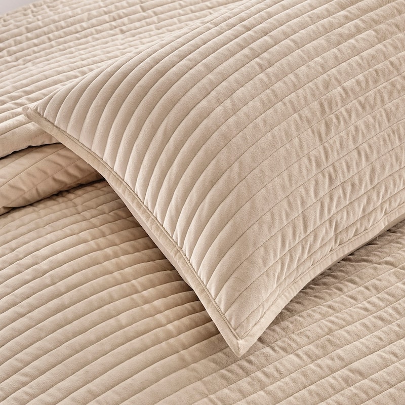 Pointehaven Heavy-Weight Oversized Channel Design Velvet Quilt Sets