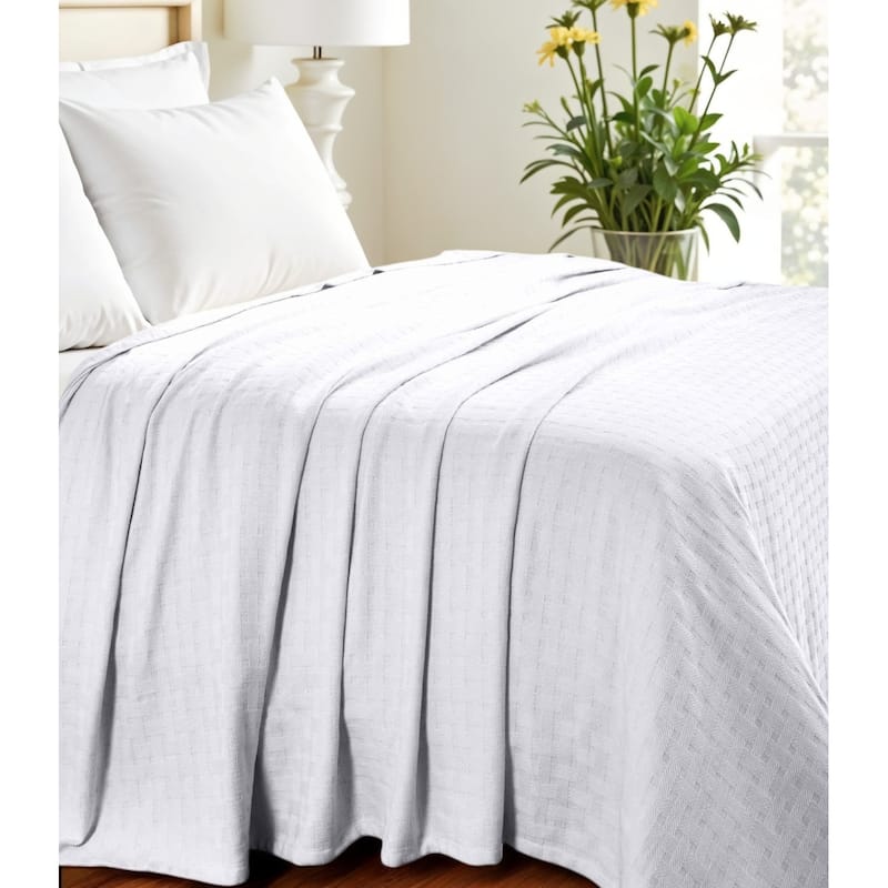 HomeRoots King White Cotton Basketweave Geometric Blanket - King - White