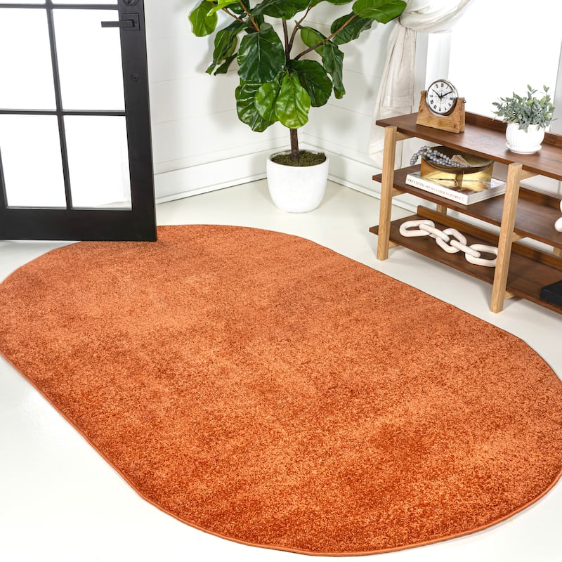 JONATHAN Y Tumbling Solid Low-Pile Area Rug - 3 X 5 Oval - Orange