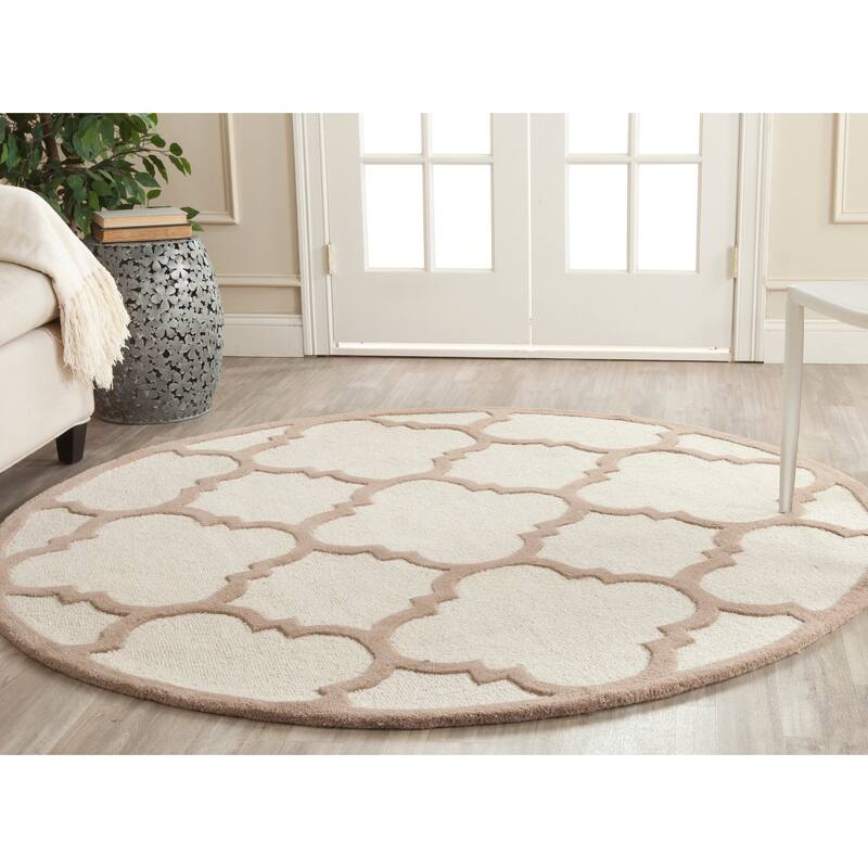 SAFAVIEH Handmade Cambridge Gullveig Modern Moroccan Wool Rug - 8' Round - Ivory/Beige