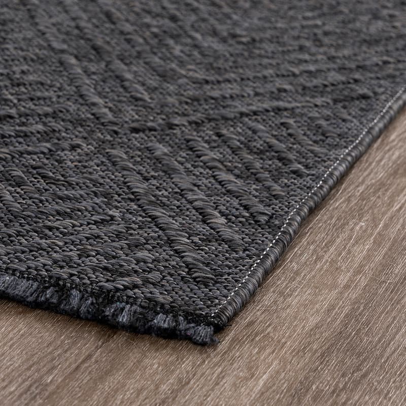 Alameda Solid Color Chevron Machine Washable Indoor Area Rug