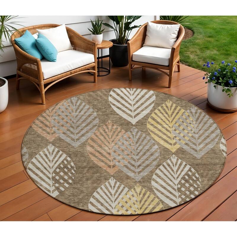 HomeRoots Floral Transitional Rectangle Outdoor Rug - 8' Round