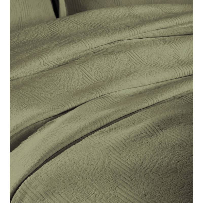 Superior Victory Cotton Matelasse Jacquard Medallion Scroll Bedspread Set