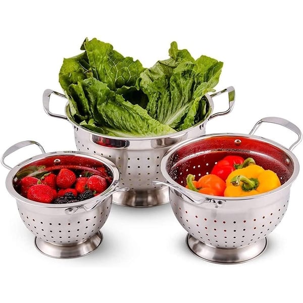 https://ak1.ostkcdn.com/images/products/is/images/direct/9d012692721206b39cd64e1c7da361844776fc30/Ovente-Stainless-Steel-Colander-3-Piece-Strainer-Set%2C-Silver-C46263S.jpg?impolicy=medium