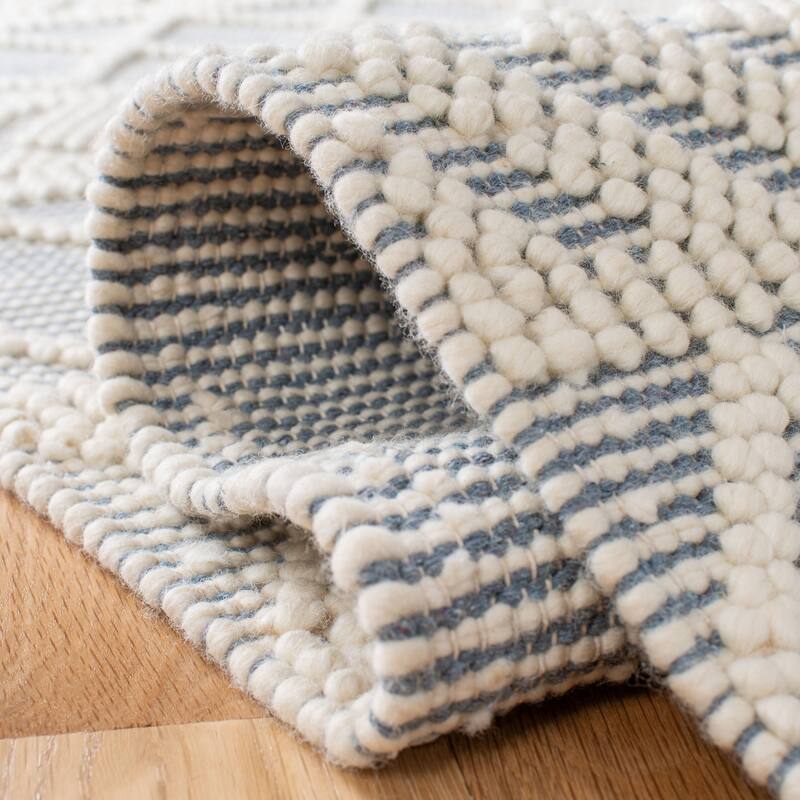 SAFAVIEH Handmade Natura Carmelia Wool Rug