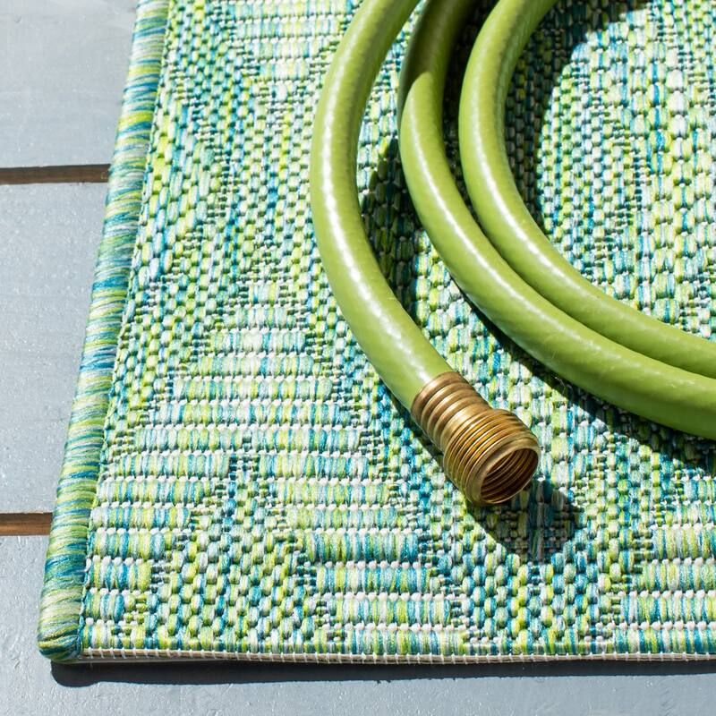 SAFAVIEH Courtyard Marolyn Indoor/ Outdoor Waterproof Patio Backyard Rug