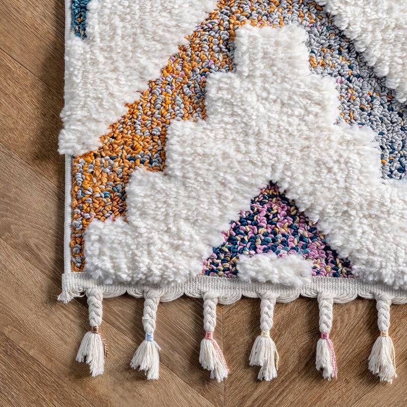 Nuloom Rumi High-Low Chevron Kids Tassel Area Rug