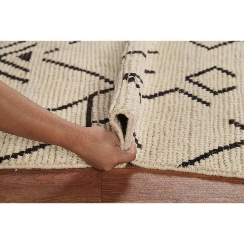 Ivory Moroccan Oriental Accent Rug Handmade Wool Carpet - 2'9"x 5'7"