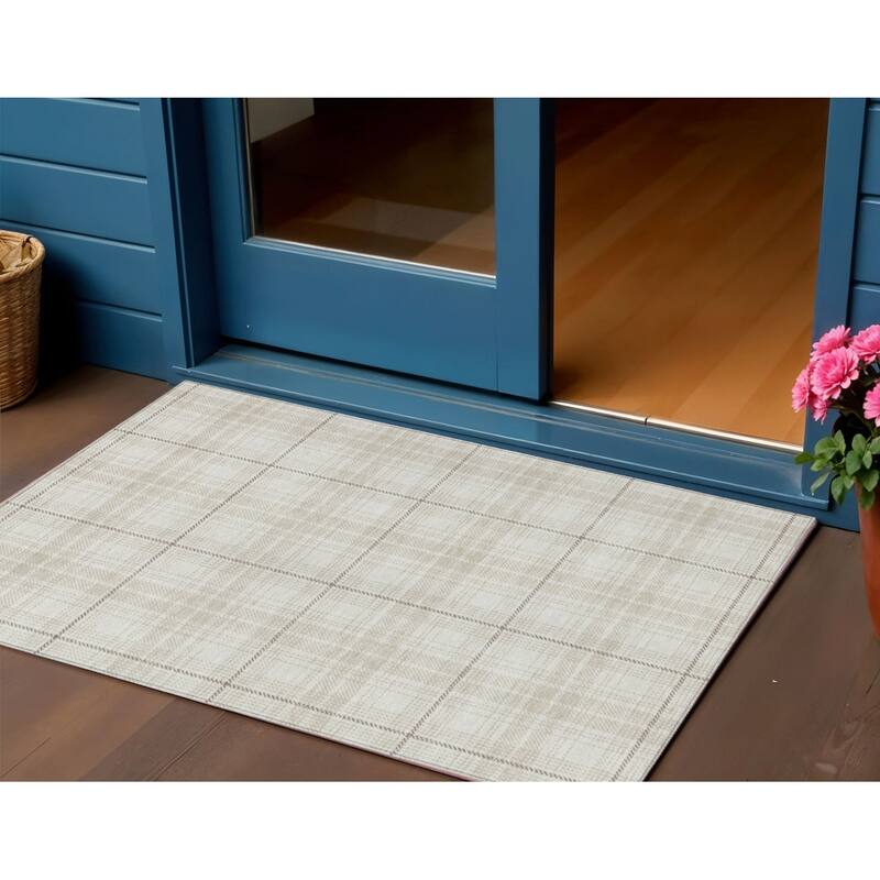 HomeRoots Plaid Transitional Rectangle Outdoor Rug - 3' x 5'