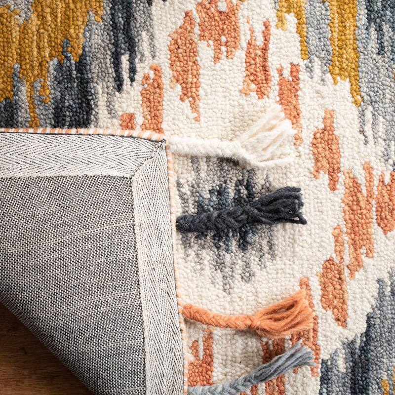 SAFAVIEH Handmade Suzani Nyree Boho Tribal Wool Rug