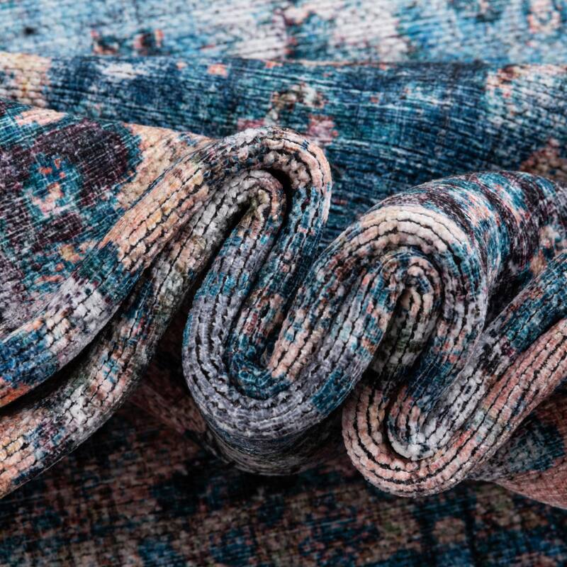 Traditional Shara Collection Area Rug