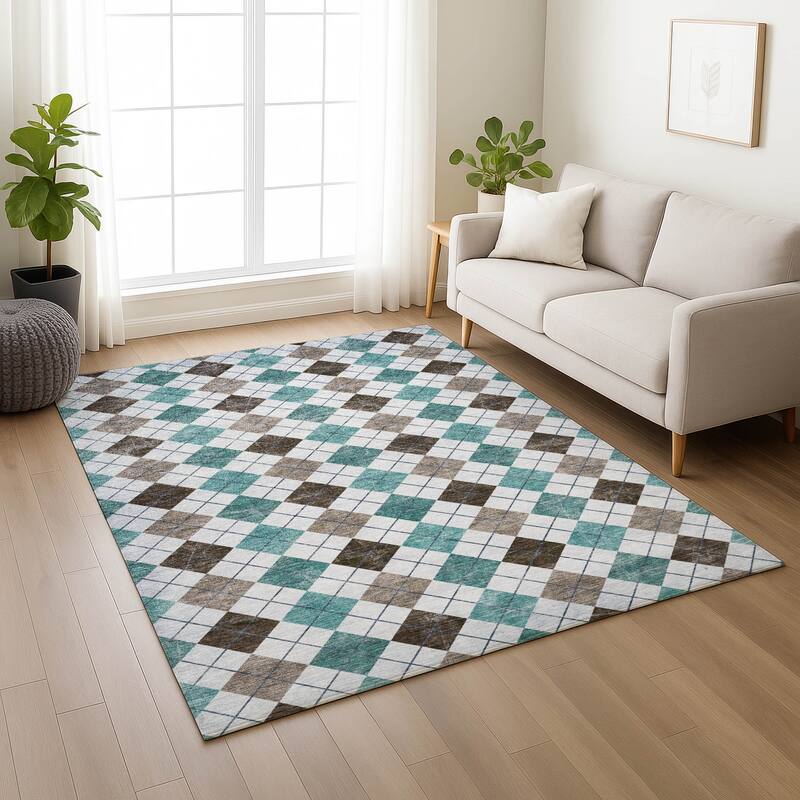 Machine Washable Indoor/ Outdoor Modern Argyle Chantille Rug
