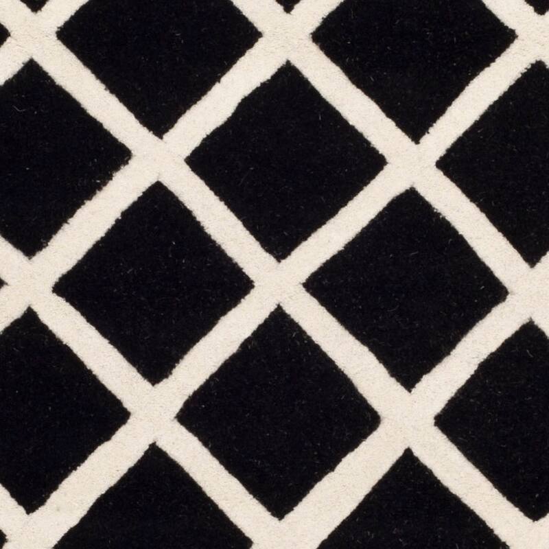 SAFAVIEH Handmade Chatham Retha Modern Moroccan Wool Rug