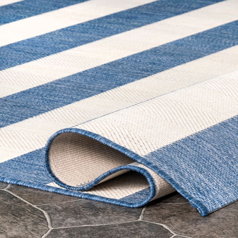 Nuloom Alexis Striped Indoor/Outdoor Area Rug
