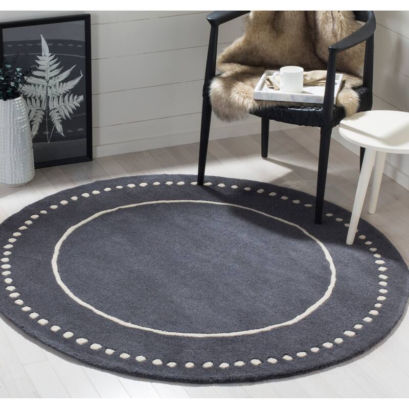 SAFAVIEH Handmade Bella Alverta Dotted Border Wool Rug - 5' x 5' Round - Dark Grey/Ivory
