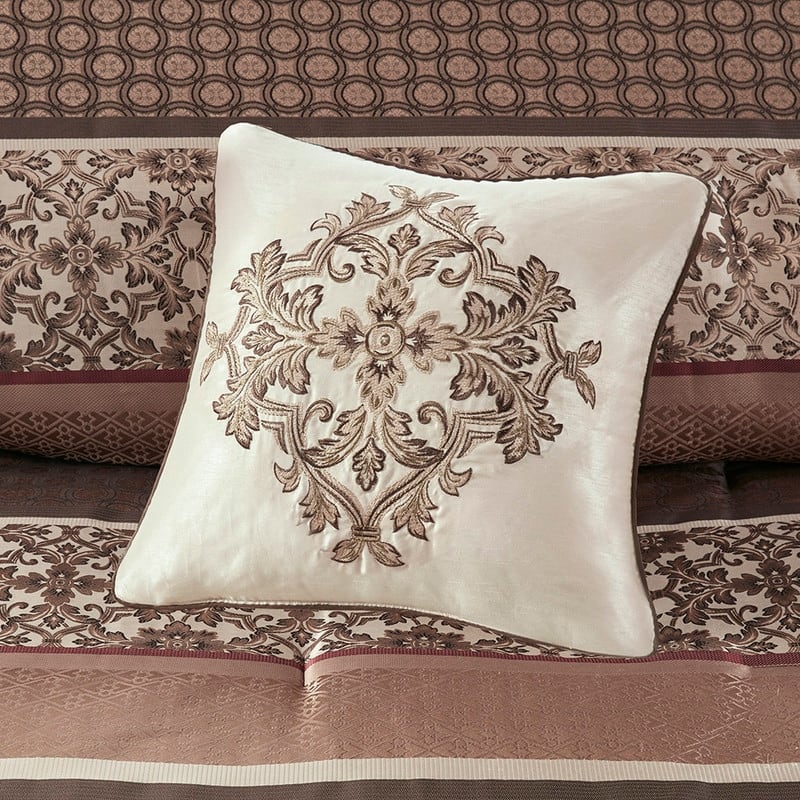 7-Piece Jacquard Comforter Set - Elegant Traditional Bedding Ensemble