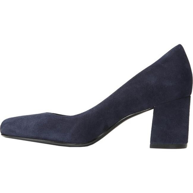 naturalizer whitney pump navy