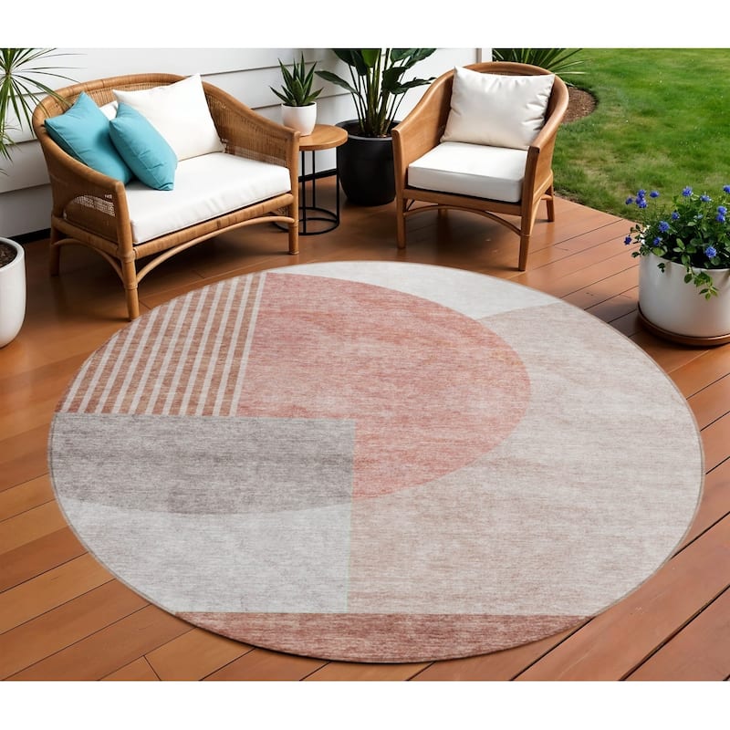 HomeRoots Geometric Transitional Rectangle Outdoor Rug - 8' Round