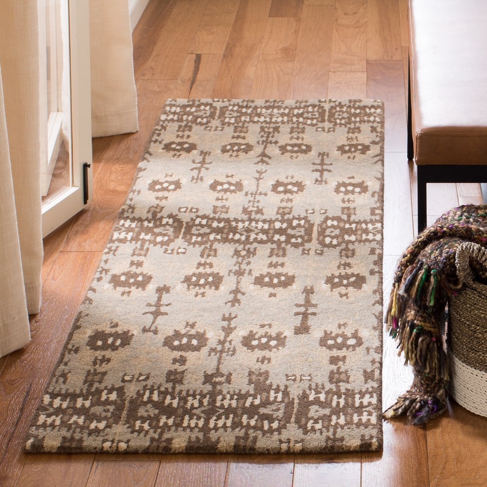 SAFAVIEH Handmade Wyndham Christal Modern Wool Rug