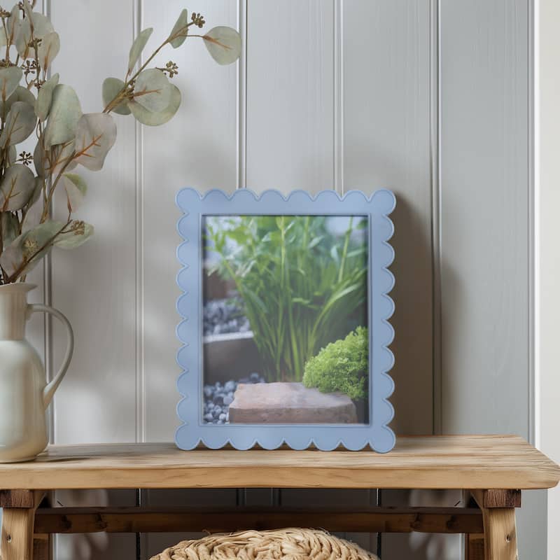 Sagebrook Home Resin Picture Frame with Scalloped Edges and Built-In Stand