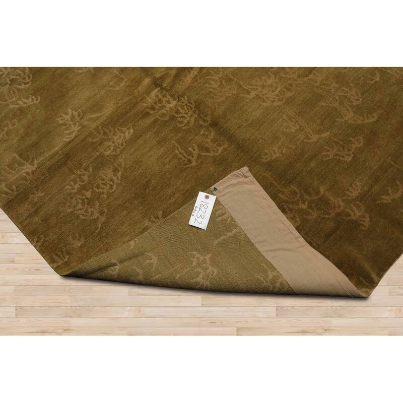 Hand Knotted Michaelian & Kohlberg Lime Tibetan 100% Wool Area Rug - 4' 3'' x 6'