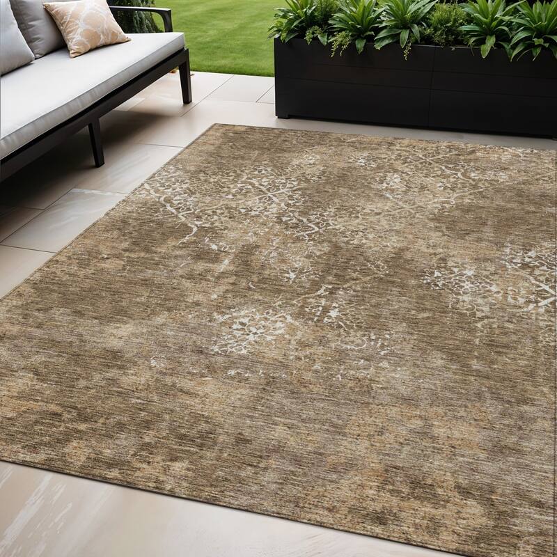 HomeRoots Floral Transitional Rectangle Outdoor Rug - 5' X 8'