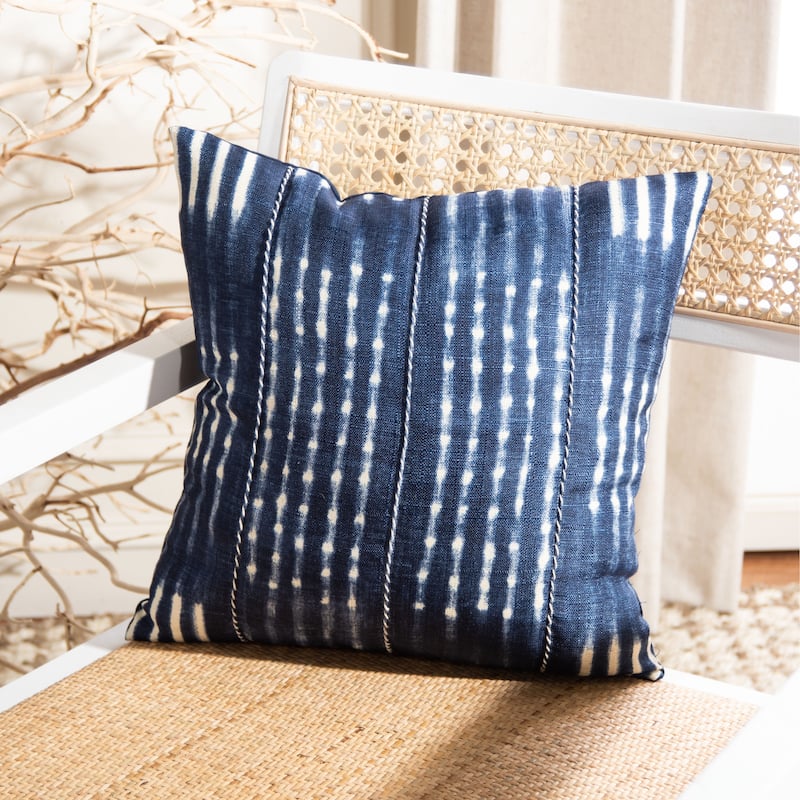 SAFAVIEH Tamworth Check Navy/ Cream 16-inch Decorative Pillow