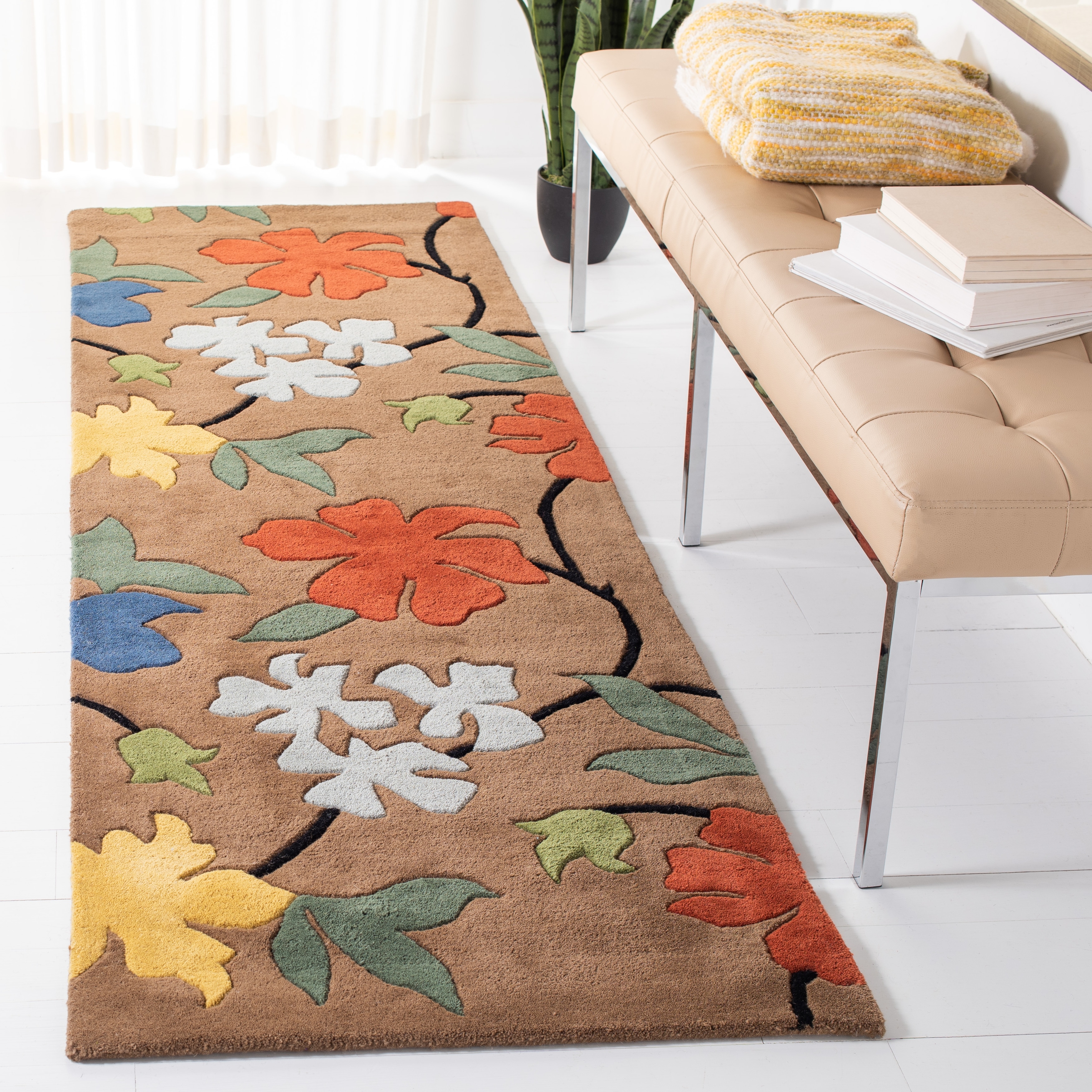 SAFAVIEH Handmade Soho Maegan Floral N.Z. Wool Rug