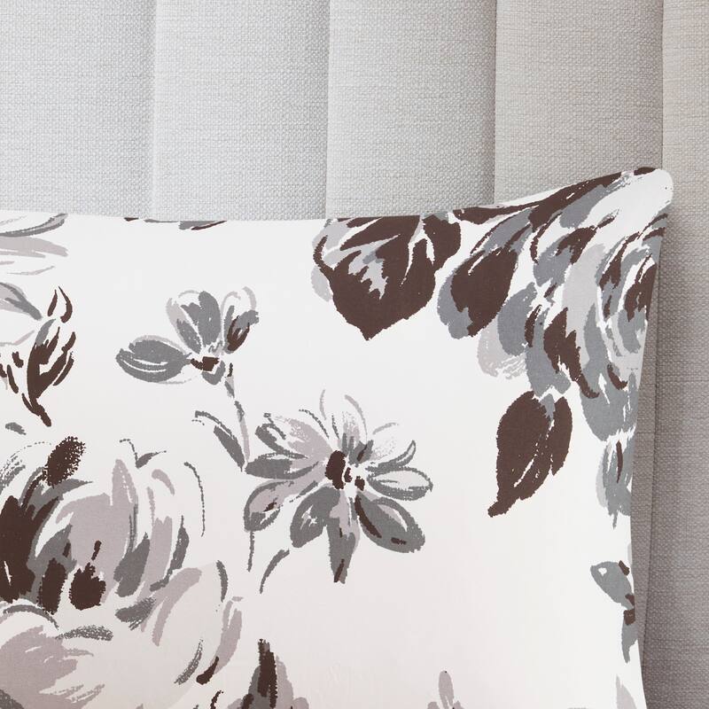 Renee Black/ White Floral Print Comforter Set by Intelligent Design