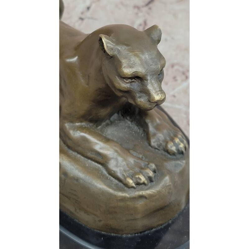 Hot Cast Bronze Cougar Puma Mountain Imitative Lion Resting Guardian Statue Sculpture Art