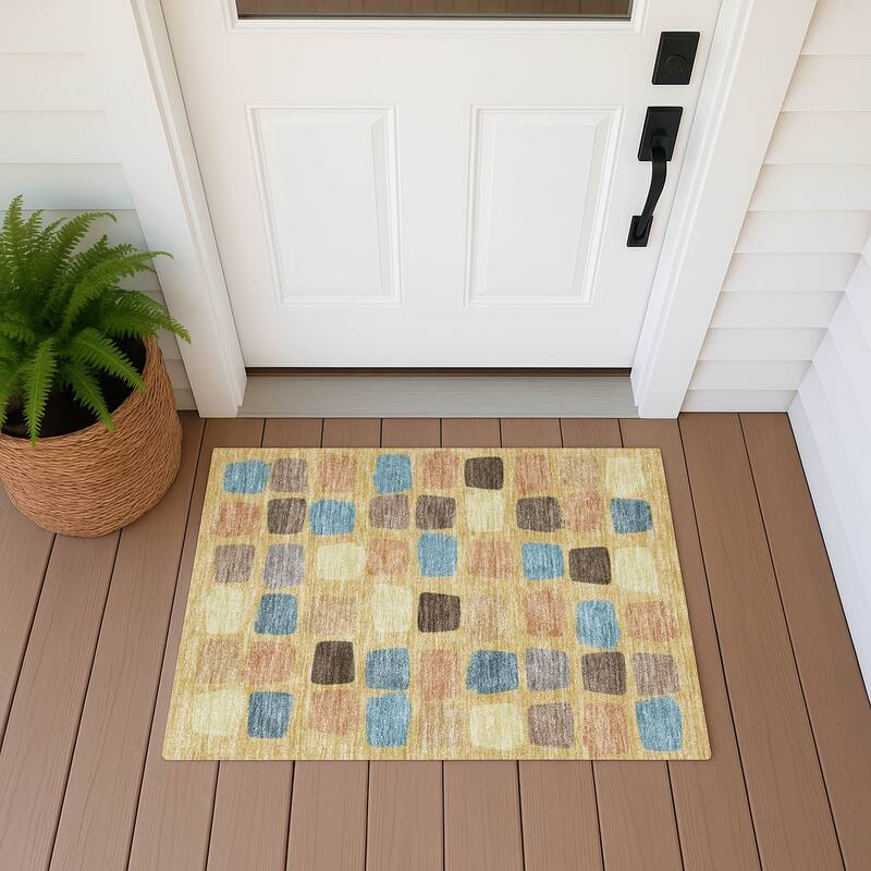 Machine Washable Indoor/ Outdoor Casual Hoppy Chantille Rug - Gold - 1'8" x 2'6"