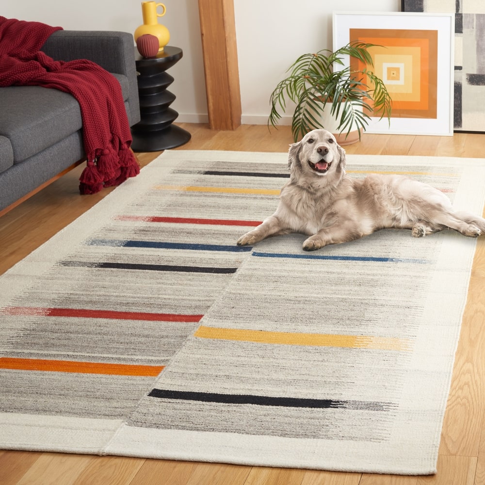 SAFAVIEH Handmade Kilim Quyen Boho Stripe Wool Rug