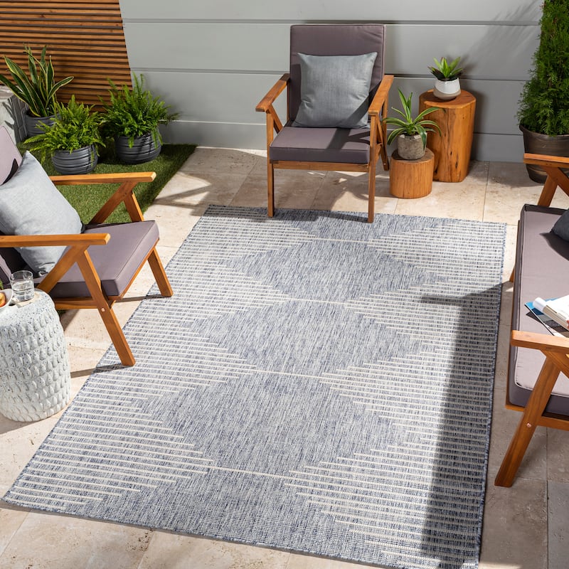 Livabliss Vivianne Modern Geometric Indoor/ Outdoor Area Rug