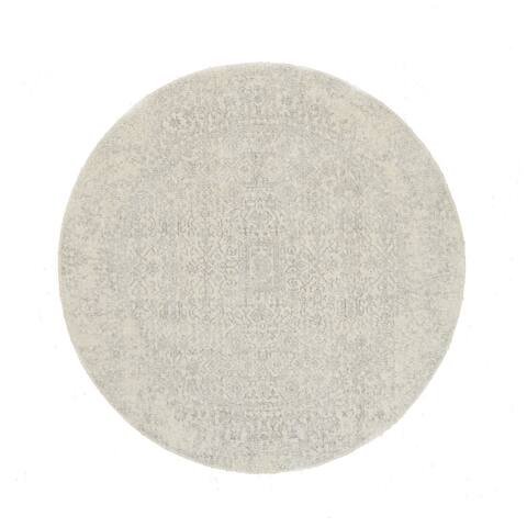 Shahbanu Rugs Fine Jacquard Silver Gray Hand Loomed Transitional Design Wool and Plant Based Silk Oriental Round Rug (6'0"x6'1")