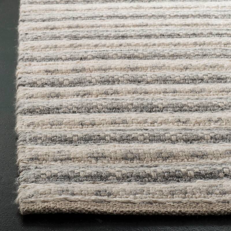 SAFAVIEH Handmade Natura Begum Wool Rug