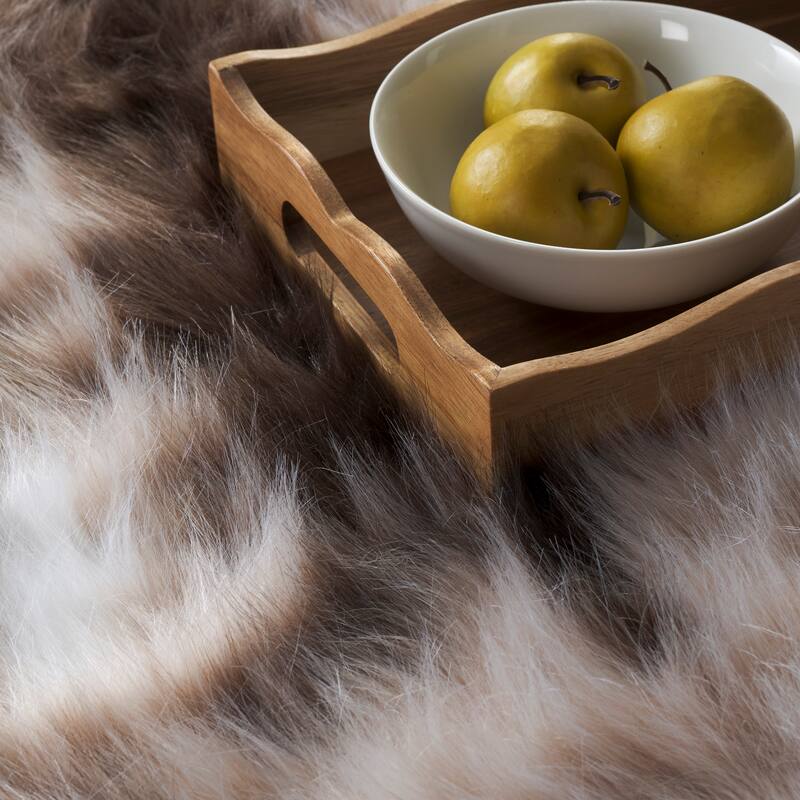 SAFAVIEH Faux Sheep Skin Hanife 2-inch Thick Shag Rug
