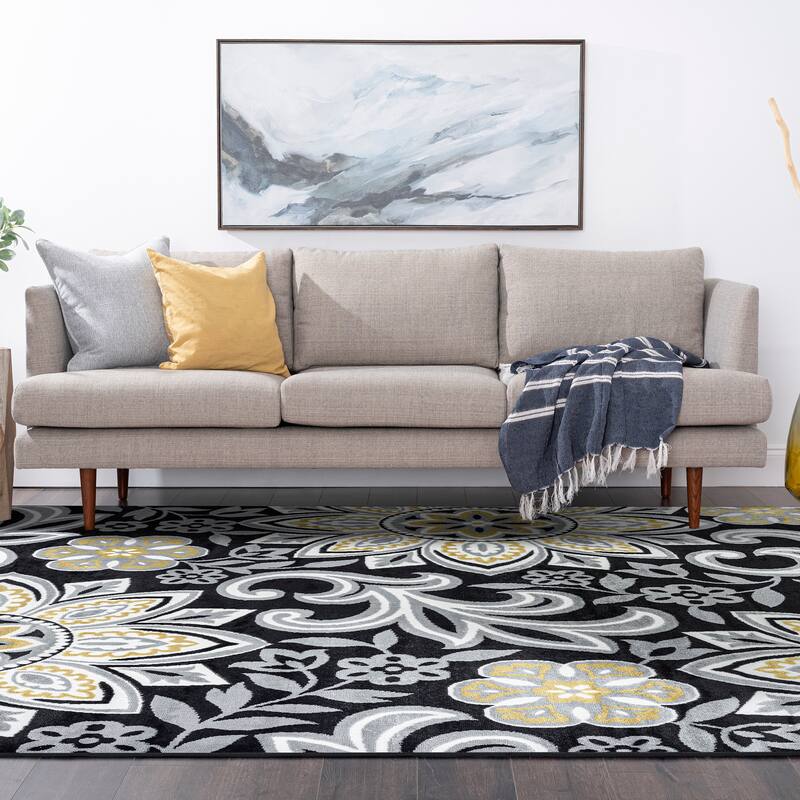 Wyman Bohemian & Eclectic Floral Indoor Area Rug