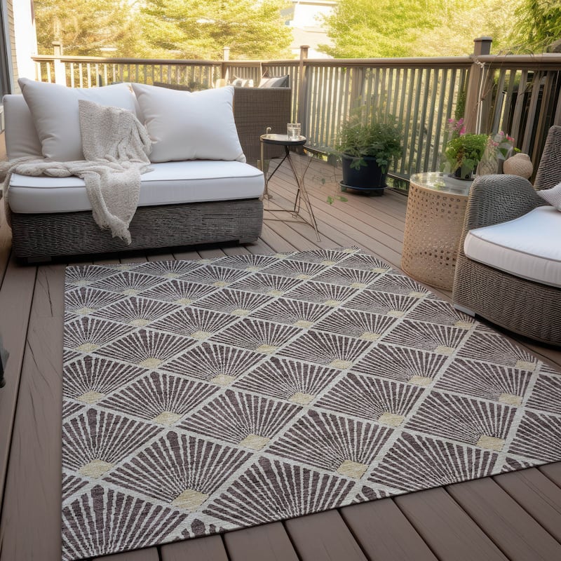 Machine Washable Indoor/ Outdoor Chantille Modern Shells Rug