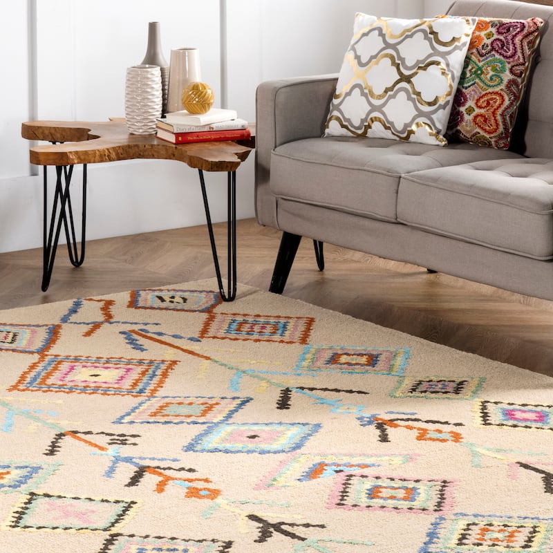 Nuloom Hand Tufted Wool Moroccan Triangle Rug