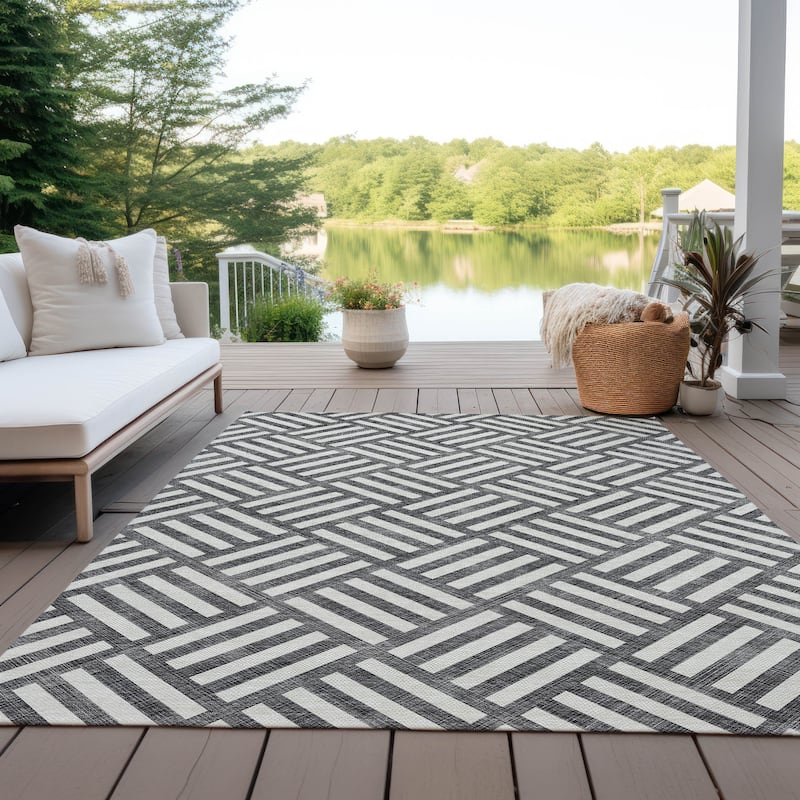 Machine Washable Indoor/ Outdoor Chantille Modern Geo Rug