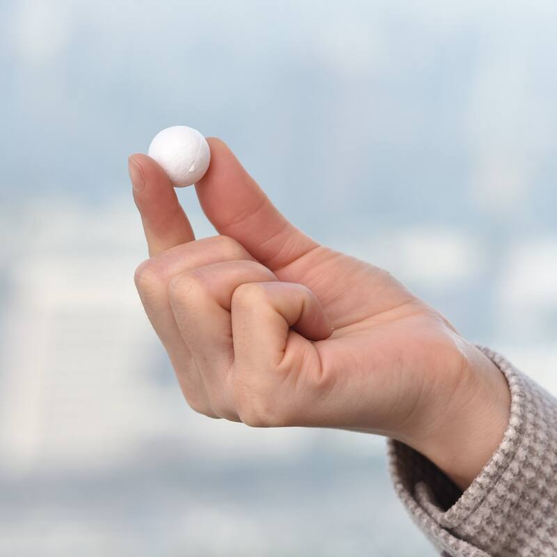 50Pcs 1.5" White Polystyrene Foam Solid Balls for Art and Party Decorations