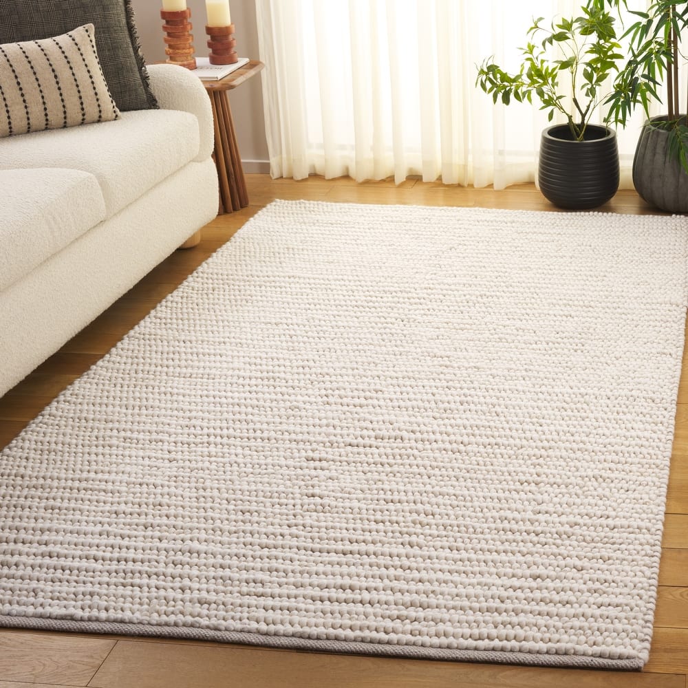 SAFAVIEH Handmade Natura Klodjana Wool Rug