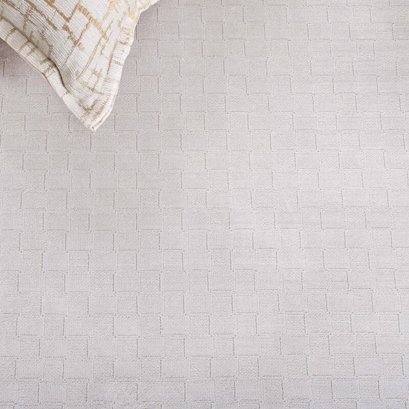 SAFAVIEH Signature Monette Modern Viscose Rug