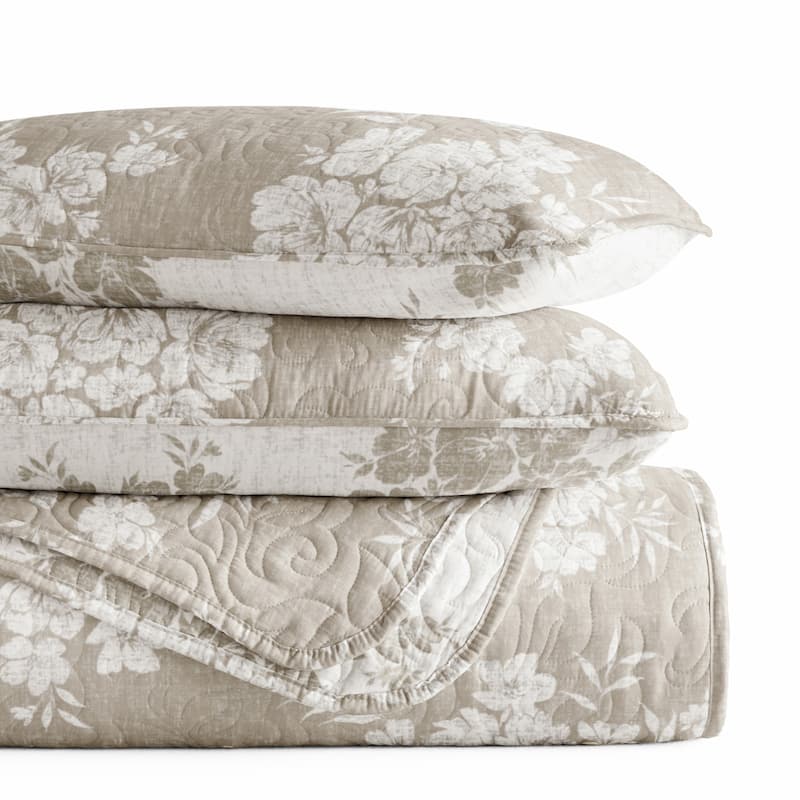 Becky Cameron All Season 3 Piece Distressed Bouquet Reversible Quilt Set