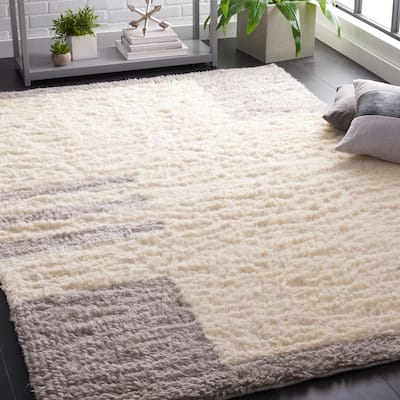 SAFAVIEH Handmade Casablanca Shag Ishild Mid-Century Modern Wool Rug
