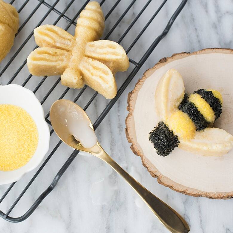 Nordic Ware Backyard Bugs Pan