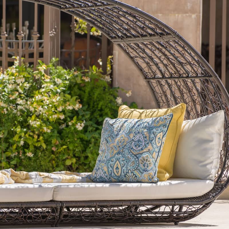 Boca Grande Outdoor Daybed by Christopher Knight Home - 91.25"L x 35.75"W x 53.25"H