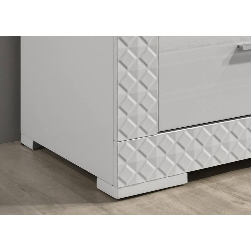 Queen Size High Gloss LED Platform Bed Set with 2 Nightstands and 3pc Contemporary Furniture