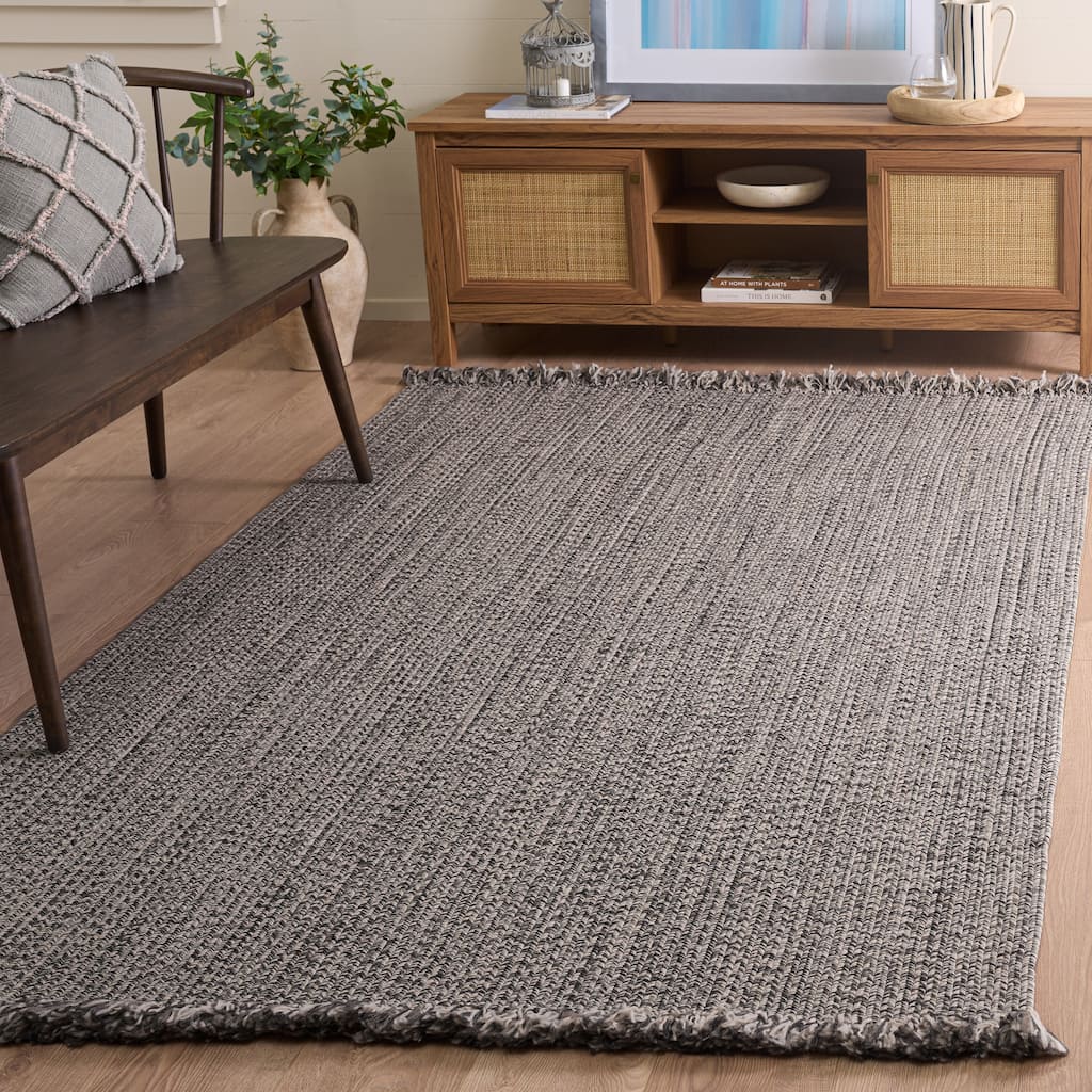 SAFAVIEH Handmade Braided Natasja Washable Indoor/Outdoor Rug - Weather Resistant & Easy Cleaning